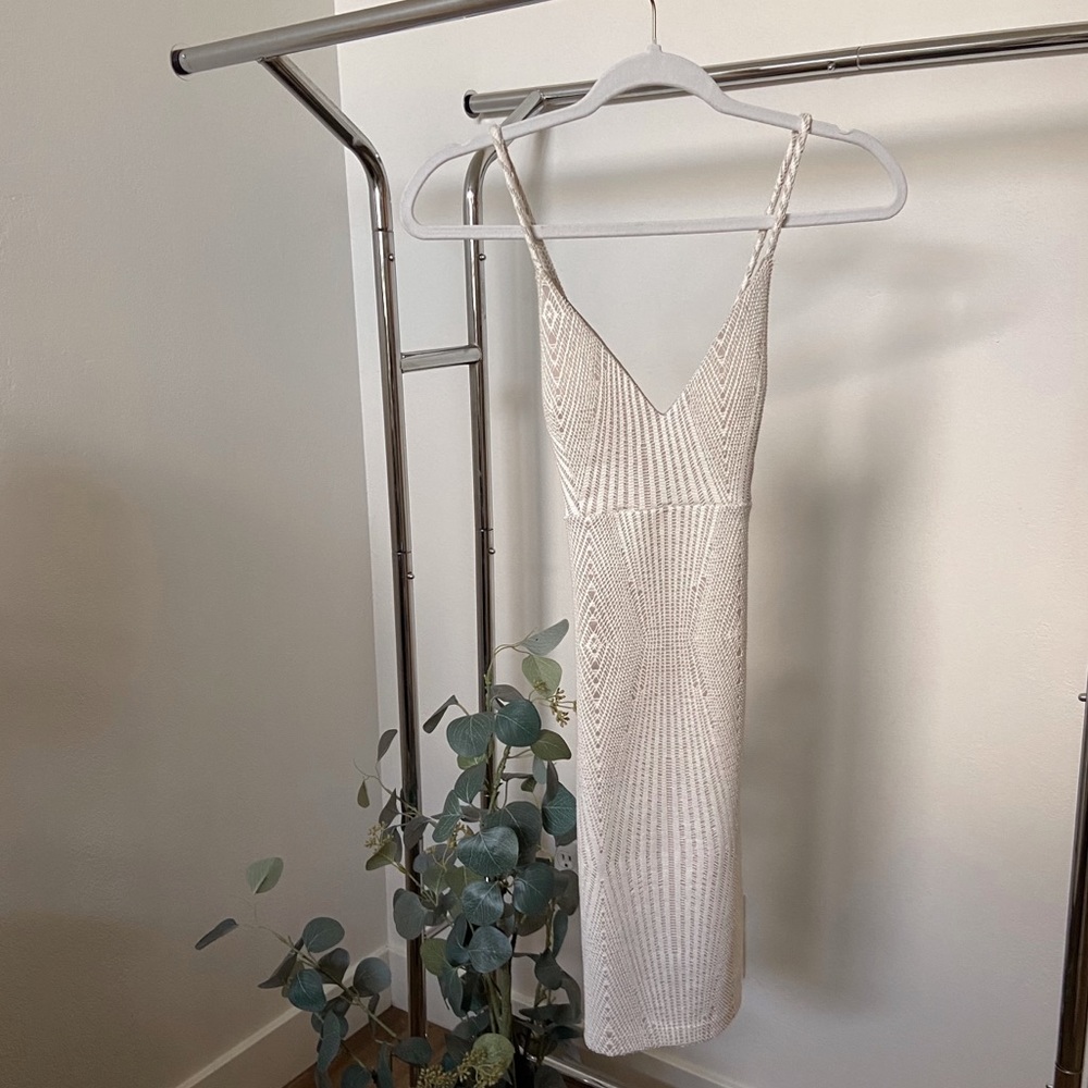 Cross backless knitted white beach dress 🌊🌞🐚🌼 SOLD